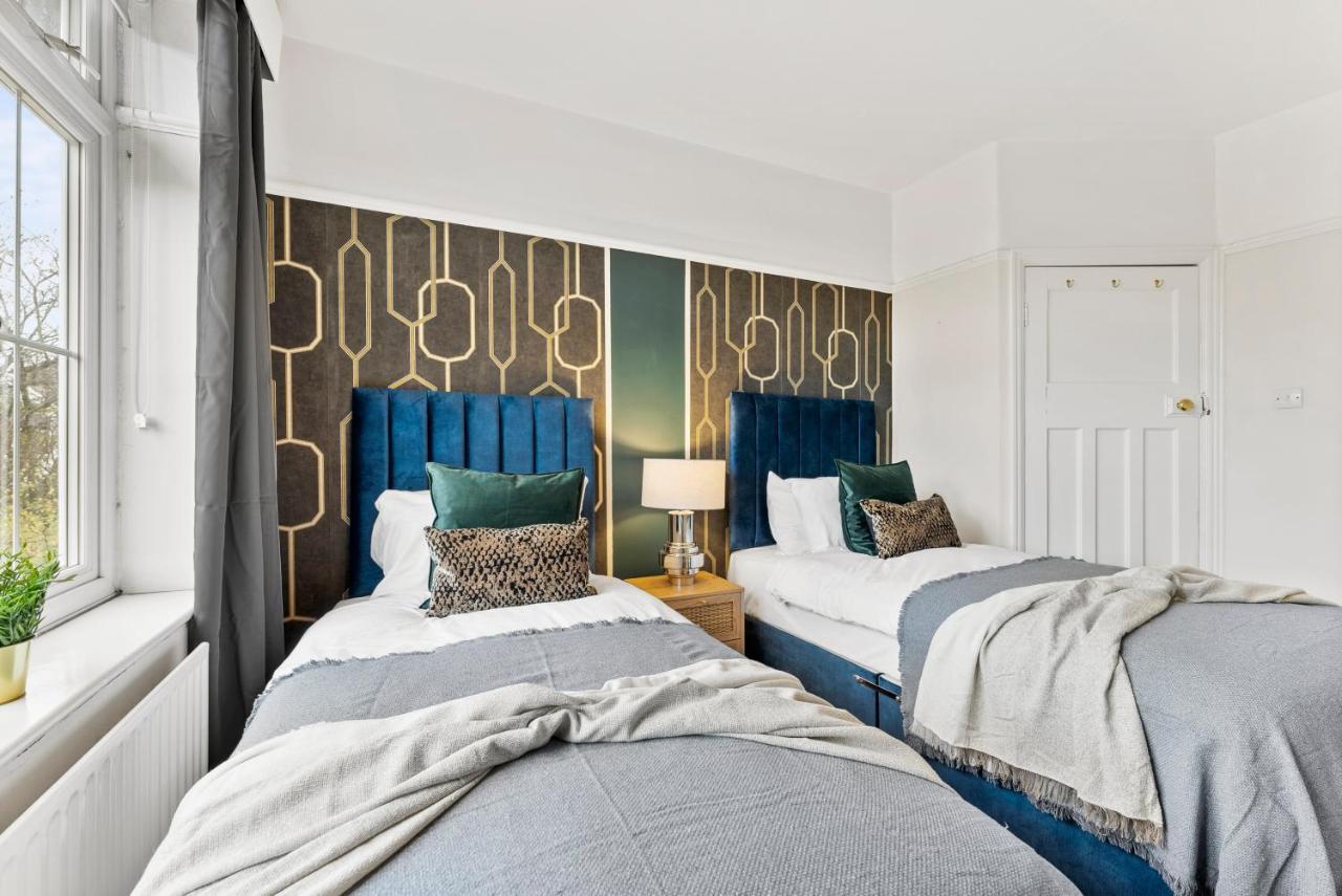 브리스틀 Stunning 4-Bed - Garden - Sleeps 14 빌라 외부 사진