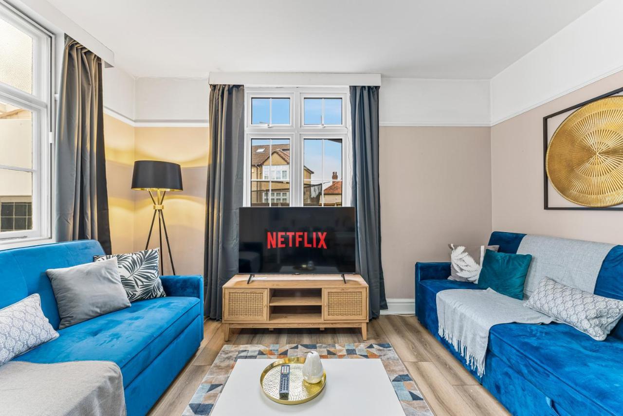 브리스틀 Stunning 4-Bed - Garden - Sleeps 14 빌라 외부 사진