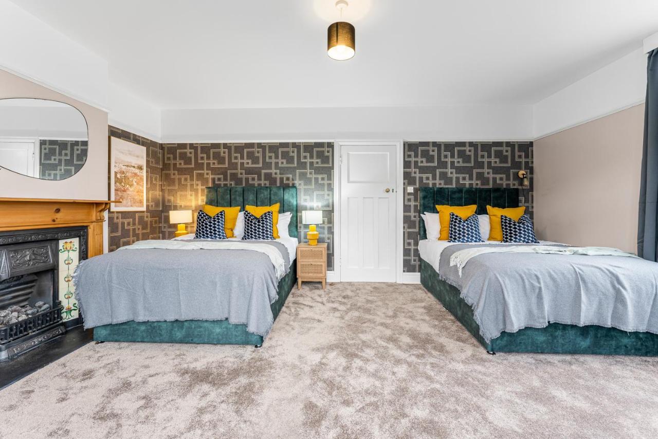브리스틀 Stunning 4-Bed - Garden - Sleeps 14 빌라 외부 사진
