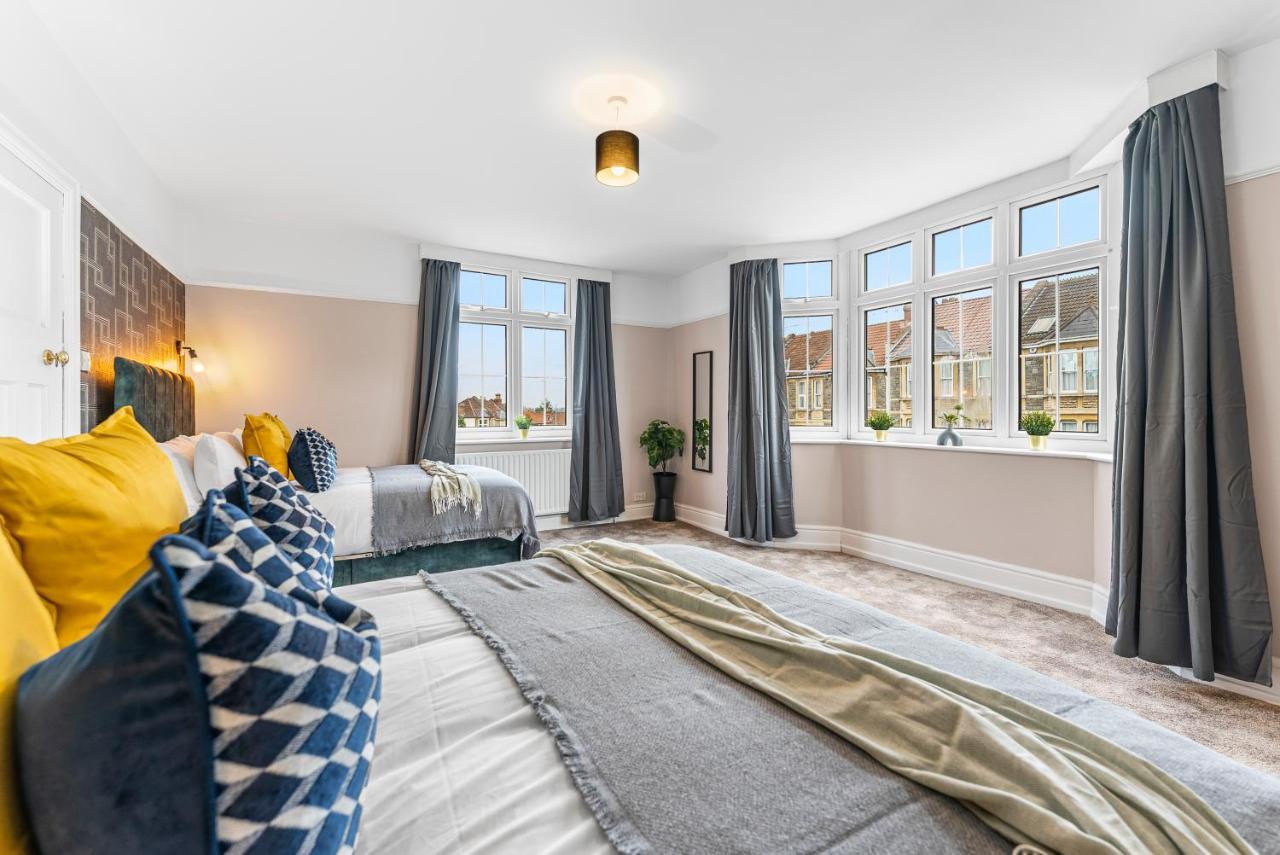 브리스틀 Stunning 4-Bed - Garden - Sleeps 14 빌라 외부 사진