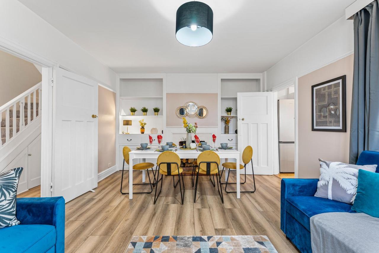 브리스틀 Stunning 4-Bed - Garden - Sleeps 14 빌라 외부 사진