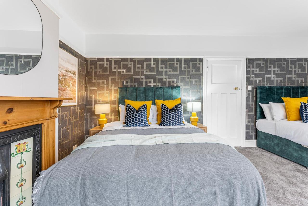 브리스틀 Stunning 4-Bed - Garden - Sleeps 14 빌라 외부 사진