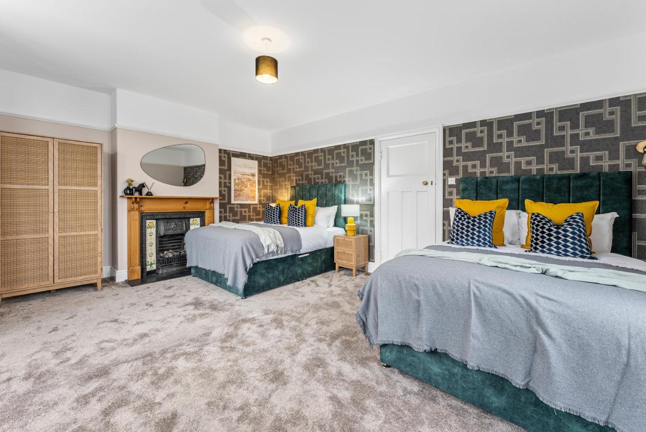 브리스틀 Stunning 4-Bed - Garden - Sleeps 14 빌라 외부 사진