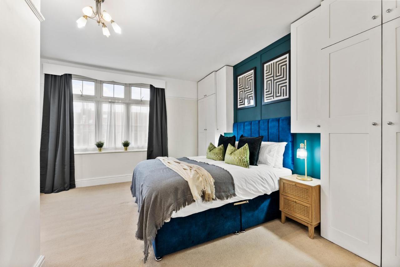 브리스틀 Stunning 4-Bed - Garden - Sleeps 14 빌라 외부 사진