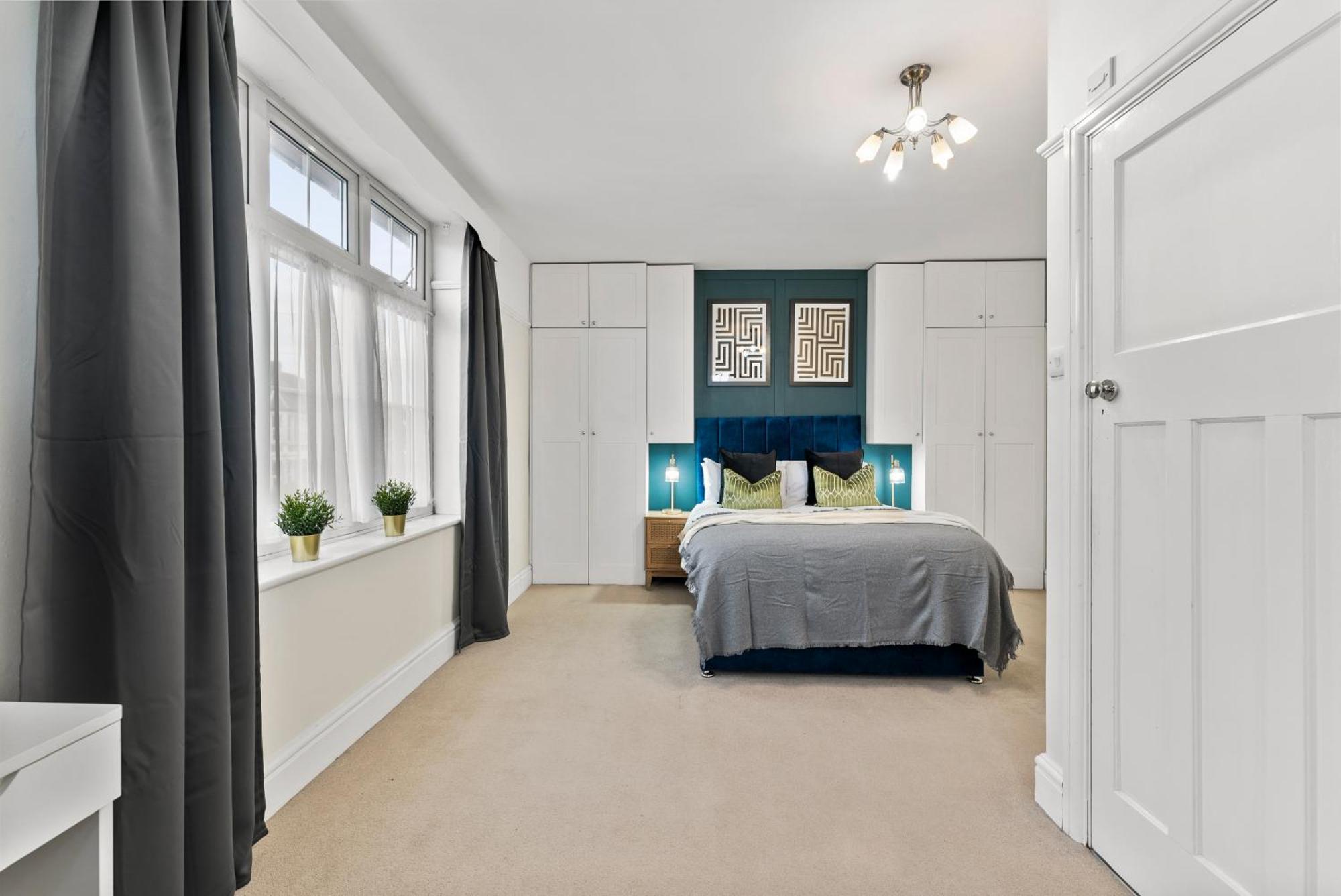 브리스틀 Stunning 4-Bed - Garden - Sleeps 14 빌라 외부 사진
